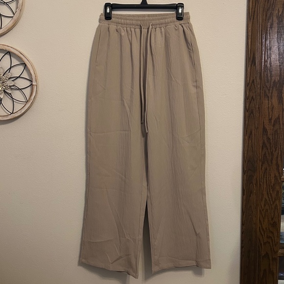 Women’s Wide Leg Tan Dress Pants, NEVER WORN, Size Medium - Picture 1 of 7